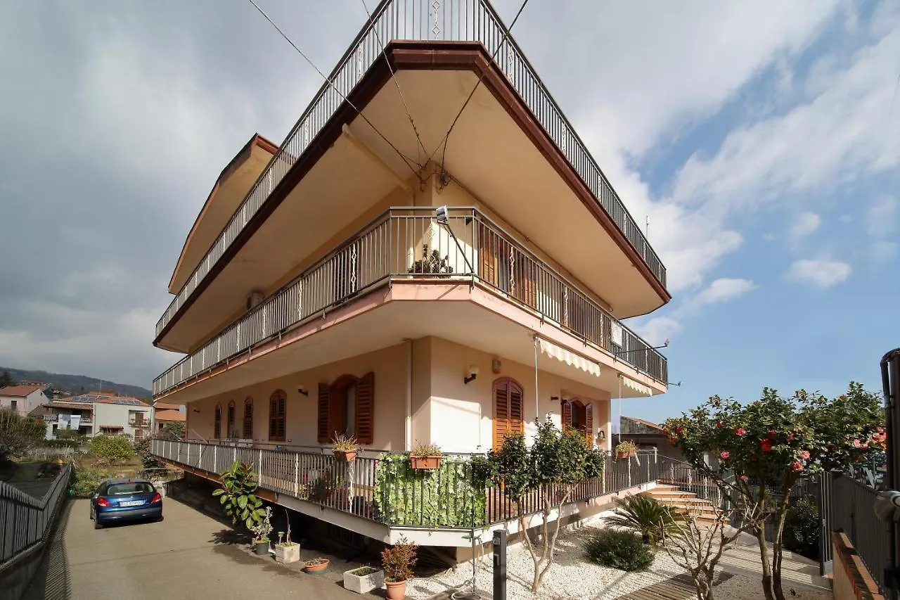 B&B Le Tre rose dell'Etna Zafferana Etnea Bed & Breakfast